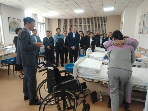 護(hù)工進(jìn)行實(shí)操