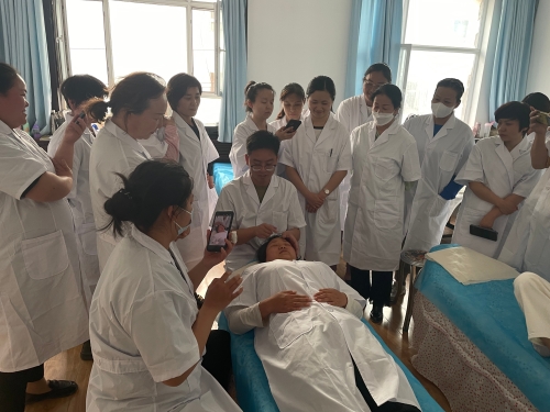 健康照護(hù)（護(hù)工）實(shí)操培訓(xùn)現(xiàn)場(chǎng)